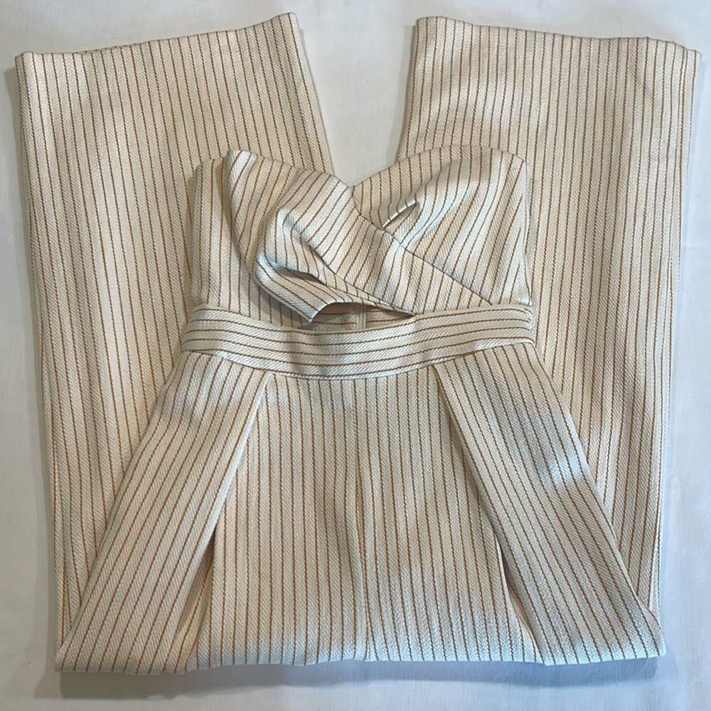 TOPSHOP Twist Bandeau Jumpsuit • Cut Out Front • Cropped Wide Leg • NWT • Size 2 - Picture 3 of 16
